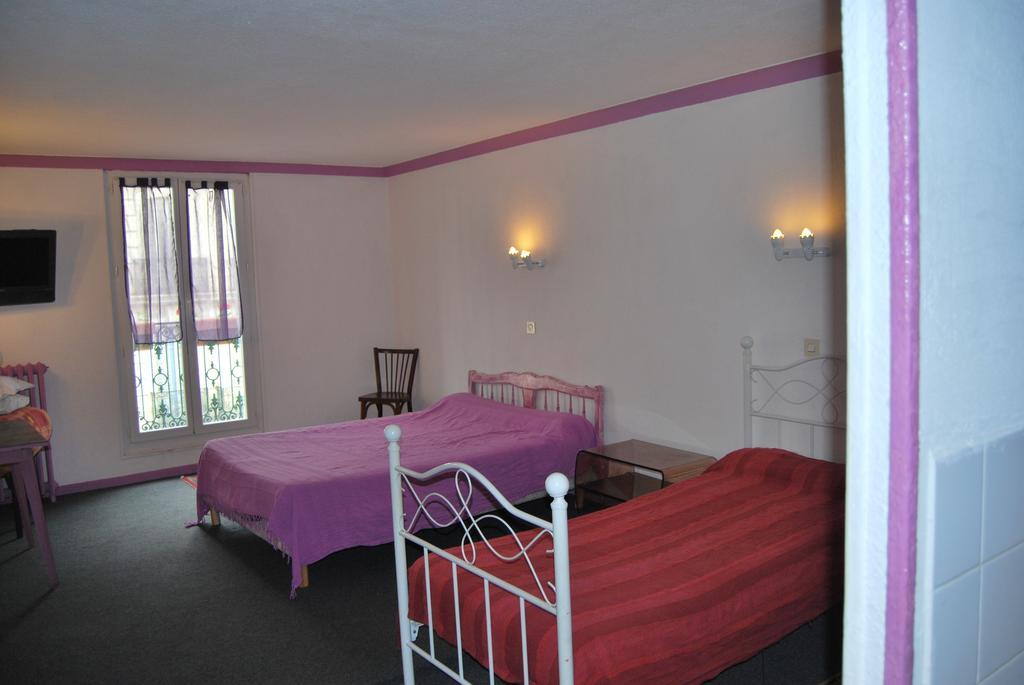 Le Revelois Beziers Room photo
