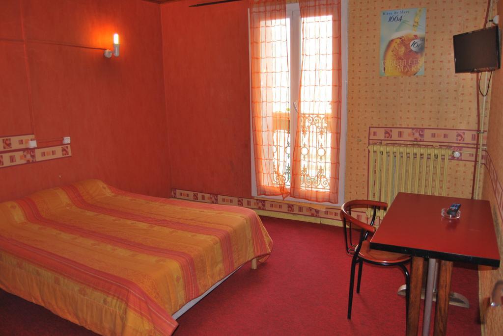 Le Revelois Beziers Room photo
