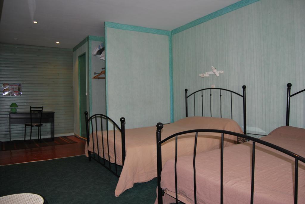 Le Revelois Beziers Room photo